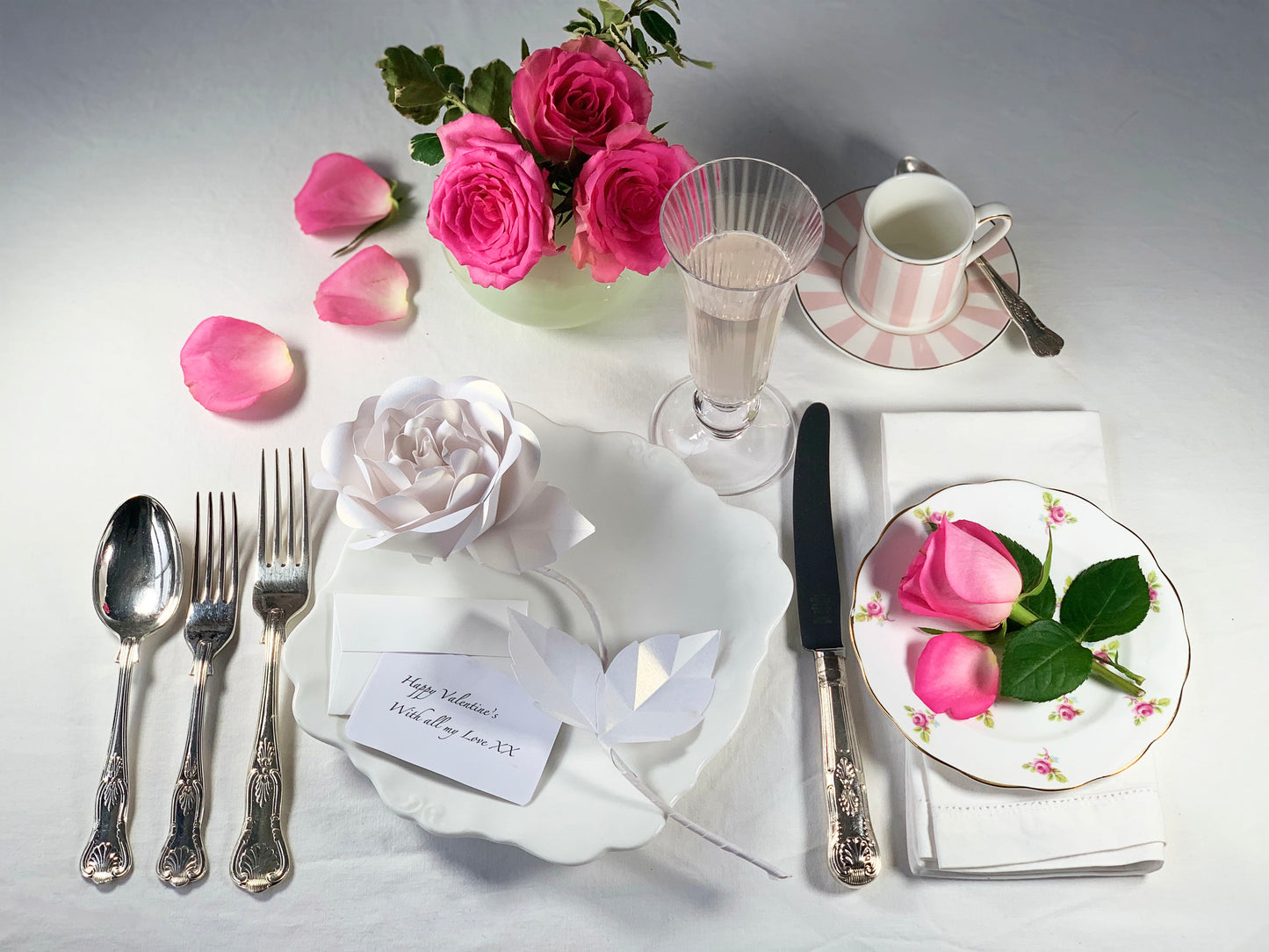 永遠のホワイトペーパーローズ