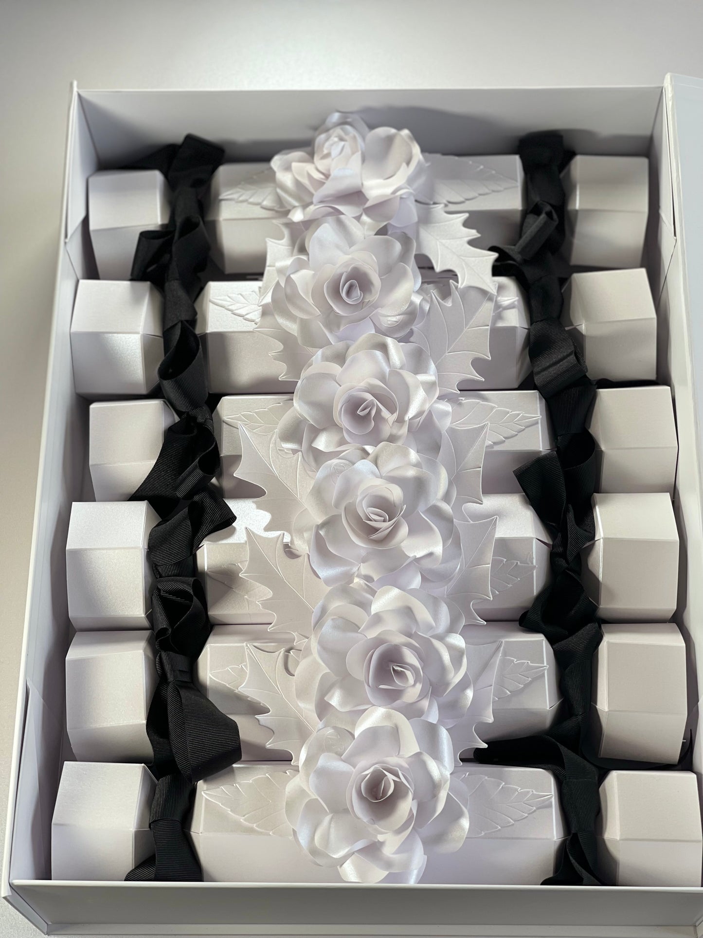 Box of 6 Luxury Christmas Cracker - White Rose