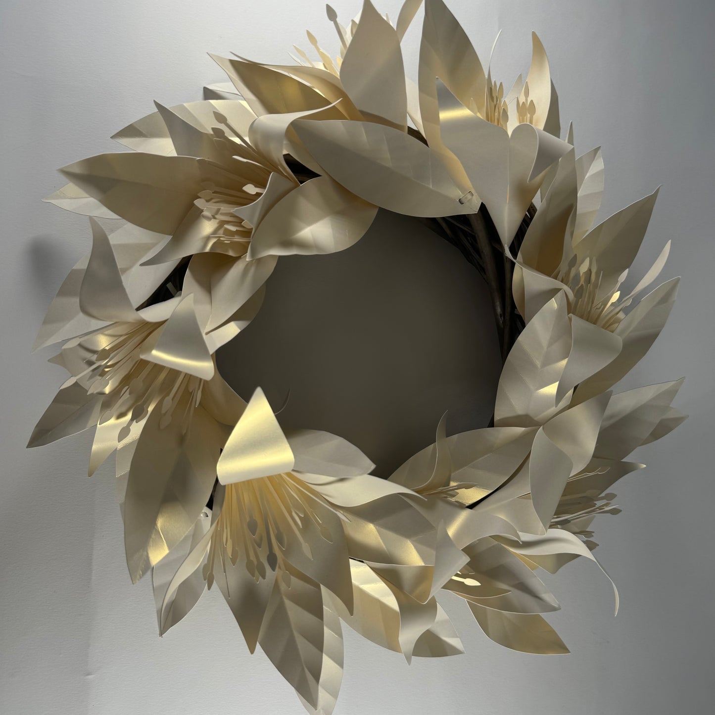 Outdoor Gold Amaryllis Wreath